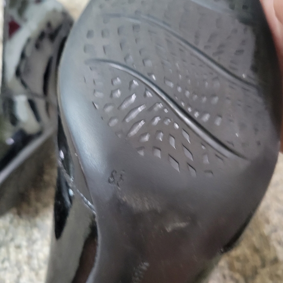 Easy Spirit Esalbie Patent Leather Heels Pumps in Black - Picture 8 of 10